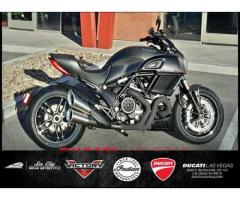 2017 Ducati Diavel Carbon Asphalt Grey and Matt Carbon - $22395