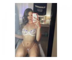 petite treat alexis