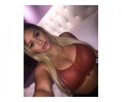 -------> HoTteSt BloNde with a NICE RacK 